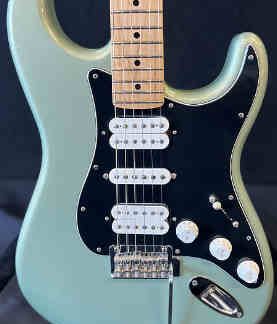 PG 40082: FENDER AMERICAN STANDARD STRAT HSH