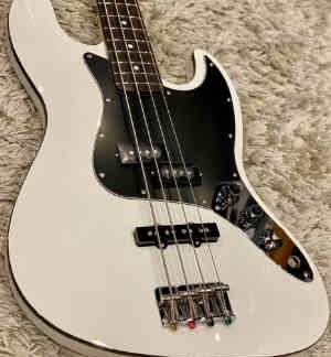 PG 1418: Fender Japan “Aerodyne” J Bass