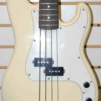 PG 400: FENDER JAPAN 1985 MEDIUM 32" SCALE P BASS