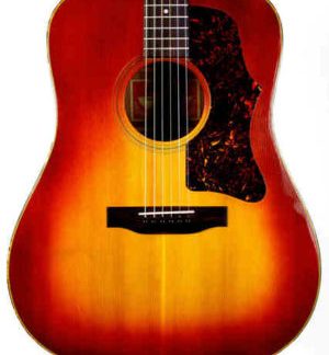 PG 2672: GIBSON 1970s J-45
