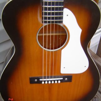 PG 72404: SILVERTONE  1965 MODEL H-621 GUITAR